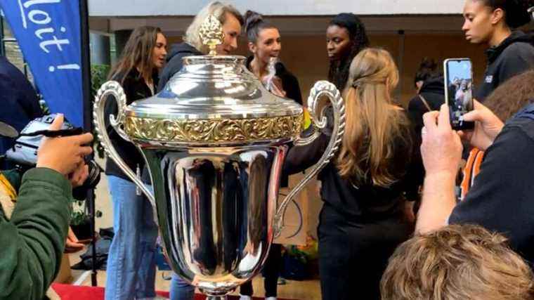 Bourges Basket celebrates its coronation in EuroCoupe with its supporters