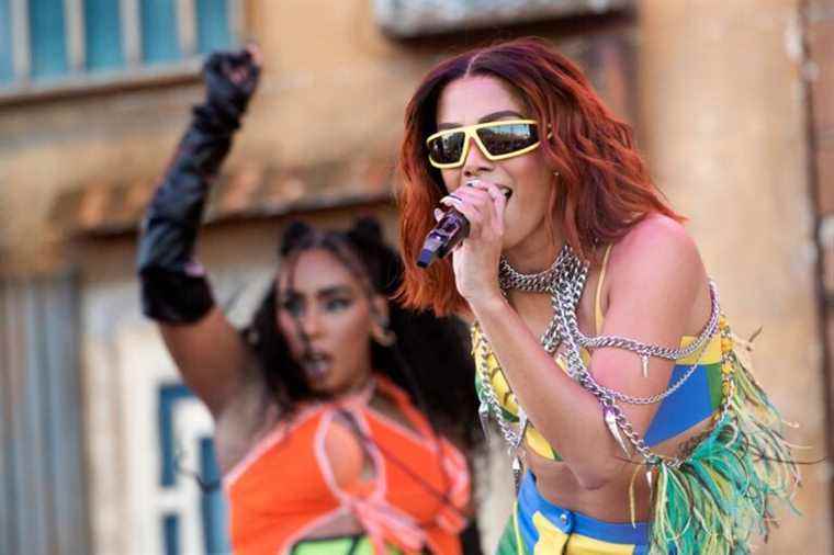 Brazilian singer Anitta blocks Bolsonaro on Twitter