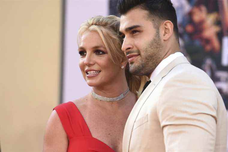 Britney Spears announces she’s pregnant