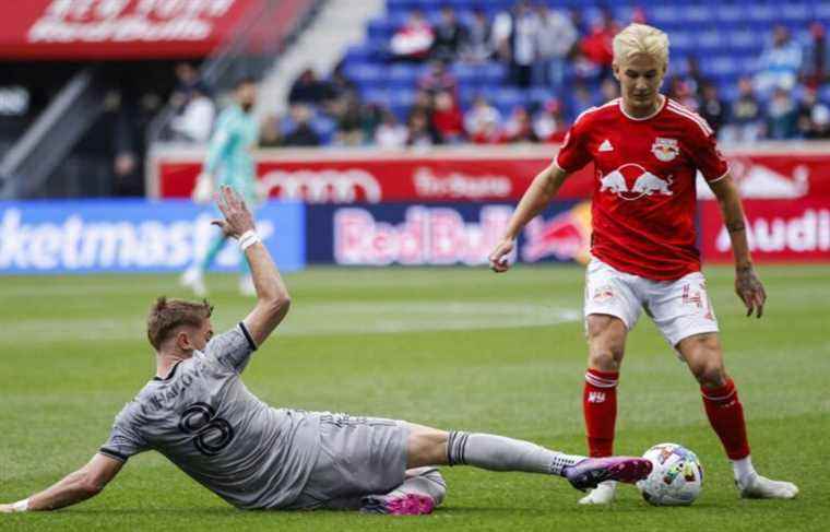 CF Montreal snatch a 2-1 victory over the Red Bulls in New York