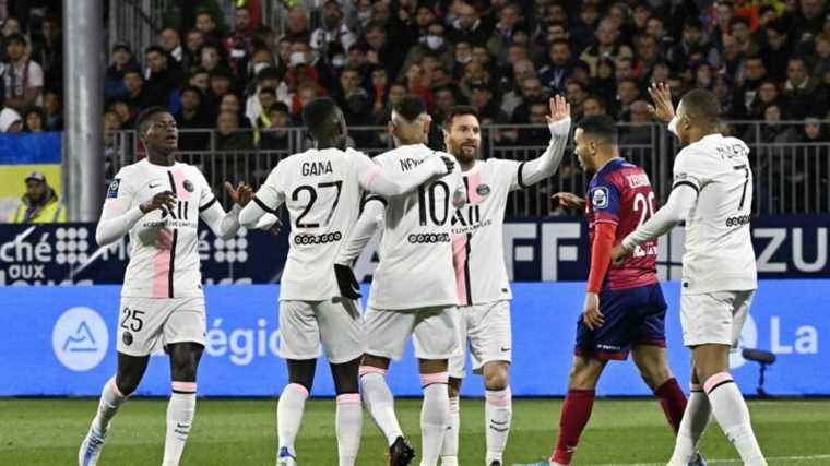 Carried by its attacking trio, Paris largely won and took the lead in Ligue 1