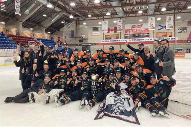 College Hockey |  Les Patriotes de l’UQTR Canadian champions