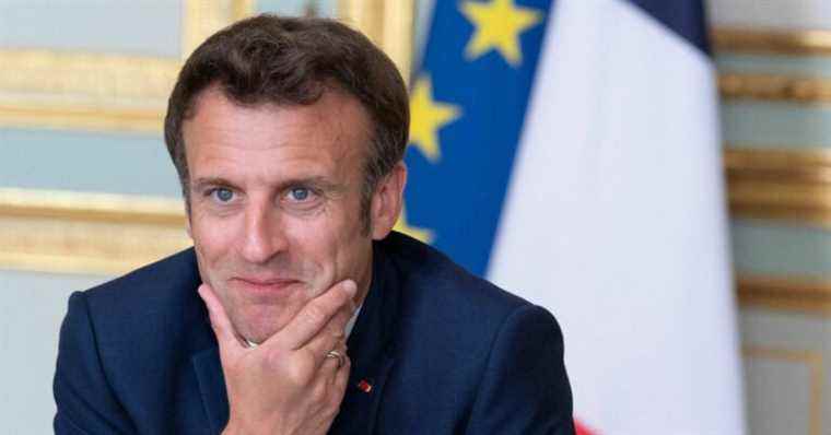 “Do you find me sexy?”  : Emmanuel Macron’s very hairy chest mocked by a popular American star