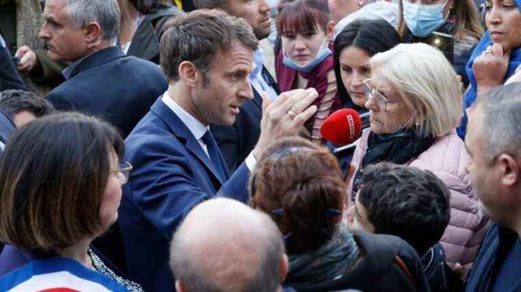 Emmanuel Macron does not rule out a referendum on pensions