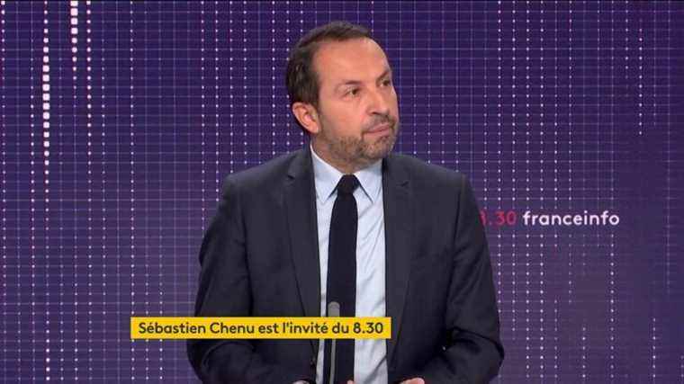 Emmanuel Macron, “it’s no longer at the same time it’s a permanent zigzag”, castigates Sébastien Chenu