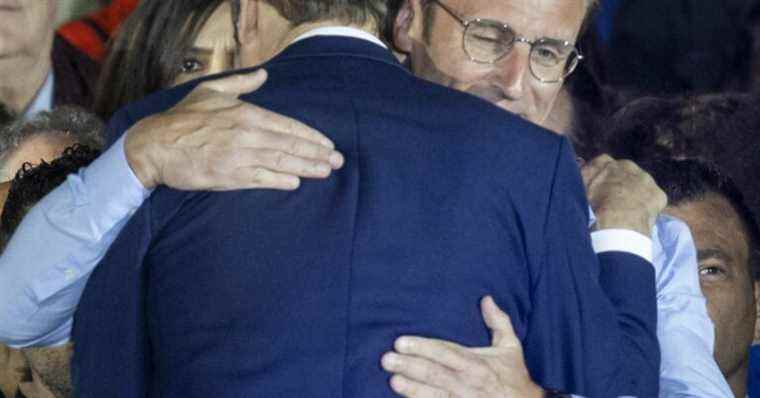 Emmanuel Macron: moving embrace from his brother Laurent, his discreet double!