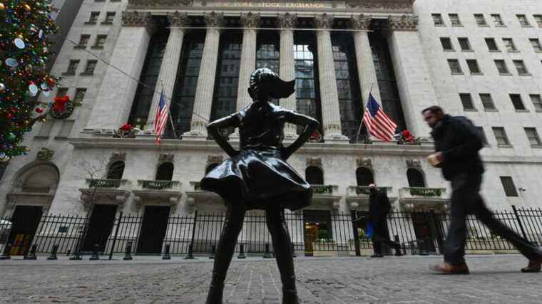 “Fearless girl”, the statue that has stood in front of the New York Stock Exchange for five years obtains the right to remain there for another eleven months