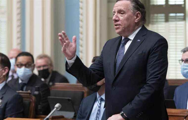 “He’s not dead, is he?  “Launched François Legault to Pierre Arcand at the Blue Salon