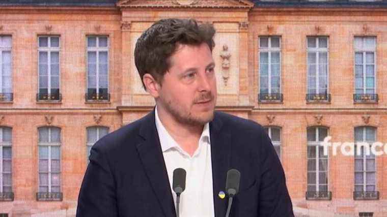 “I expect nothing from Emmanuel Macron, my vote is not worth support”, explains Julien Bayou