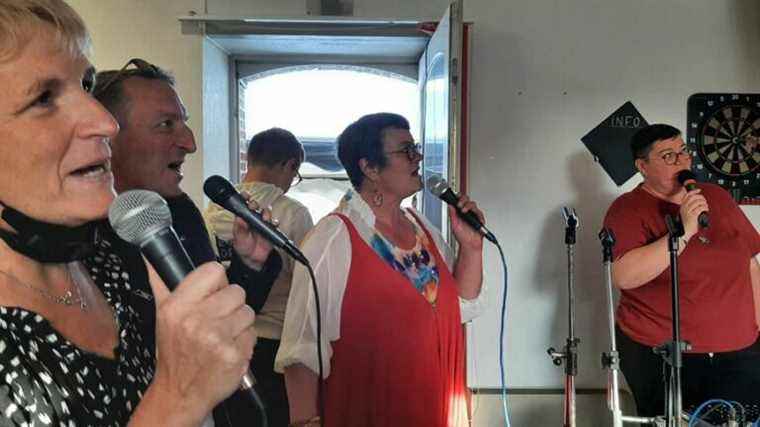 IN IMAGES – Karaoke evening in Ahuillé to celebrate the reopening of a bar-restaurant in the town