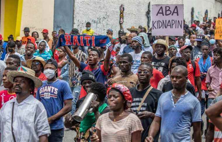 In Haiti, the plight of families trapped in the heart of a gang war