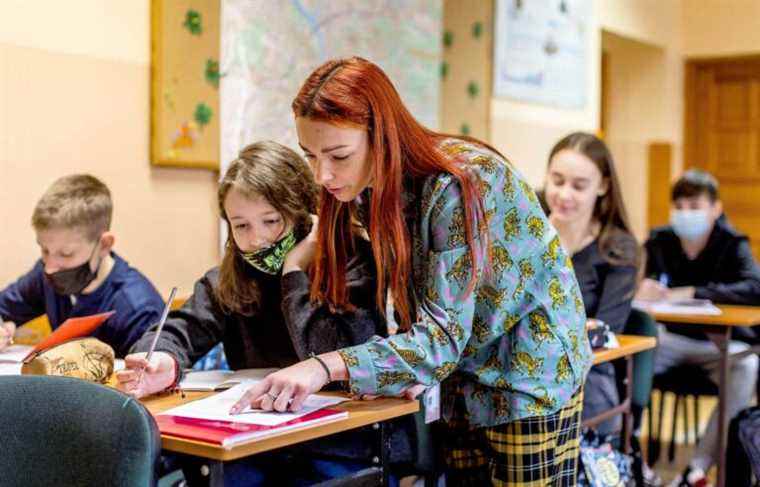 In Poland, young Ukrainians return to school