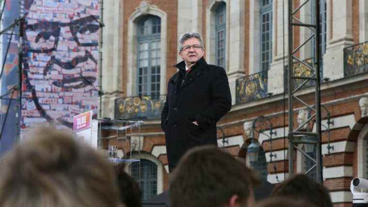 Jean-Luc Mélenchon brings out his holograms