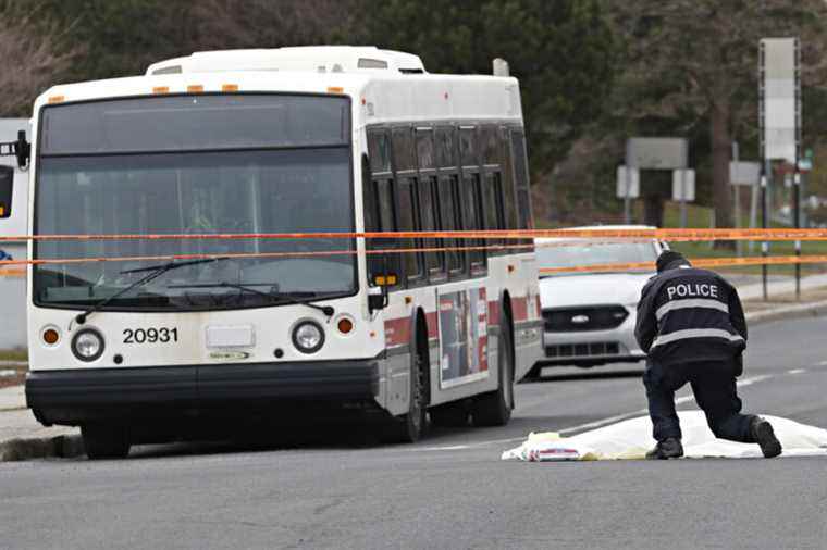 Longueuil |  Girl dies in collision with bus