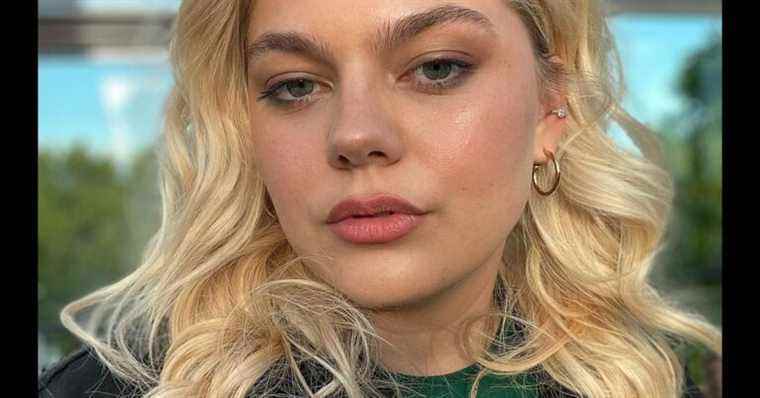 Louane, cool mom: her (very) casual look to take Esmée to the park!