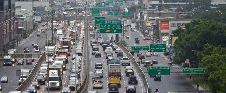 Metropolitan Highway closed Sunday morning