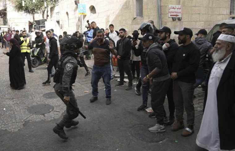 More than 20 injured in new clashes in Jerusalem