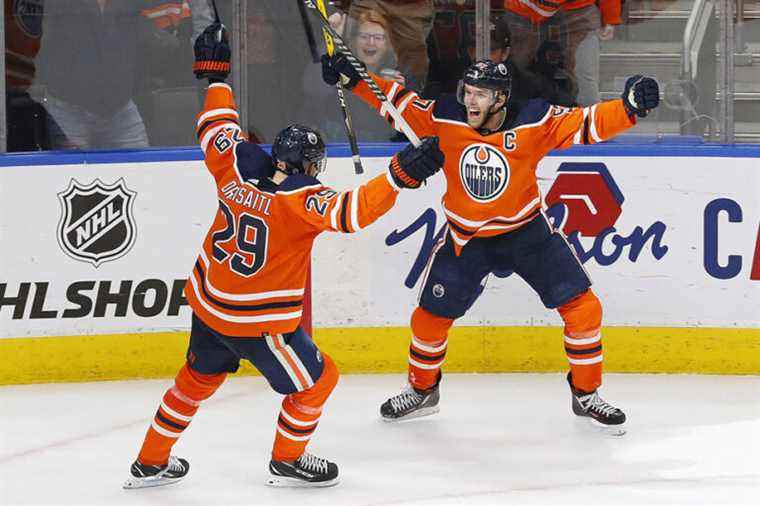 NHL |  McDavid, Barkov and Varlamov, stars of the last week