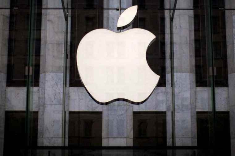 New York |  Employees of an Apple store try to create a union there