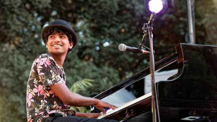 Nirek Mokar, the little boogie-woogie prodigy in concert at the Caveau de la Huchette