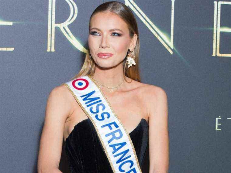 On social networks, Miss France 2021 attacks a very famous political personality!