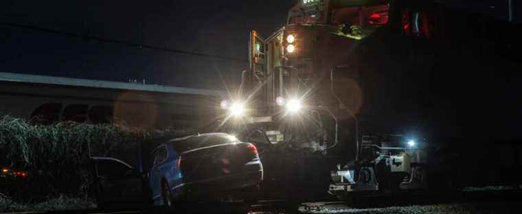 [PHOTOS] Montreal: unscathed after being hit with his vehicle by a train