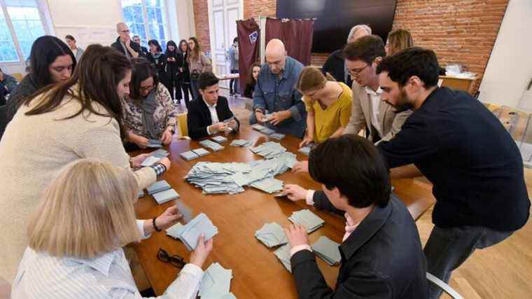 Presidential 2022: Emmanuel Macron in the lead ahead of Marine Le Pen in Center-Val de Loire