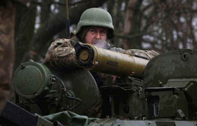 Russia launches series of strikes in eastern Ukraine, authorities urge people to flee