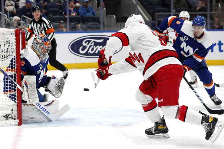 Sunday in the NHL |  Hurricanes beat Islanders 5-2