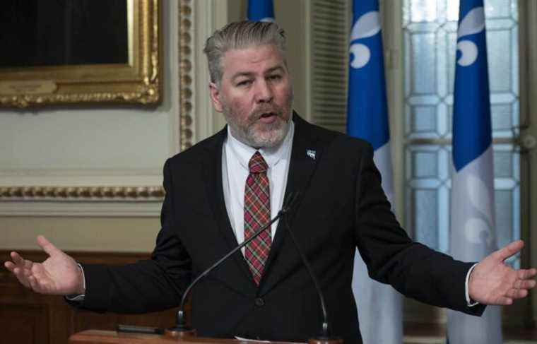 The CAQ currency the presence of ministers, accuses the Parti Québécois