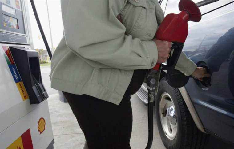 The Ford government plans to reduce the tax on the price of gasoline