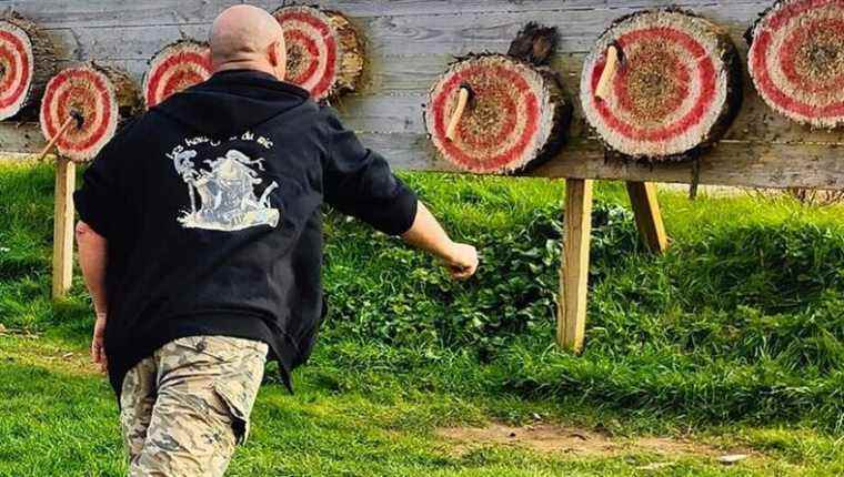 The French ax and knife throwing championship in Brittany