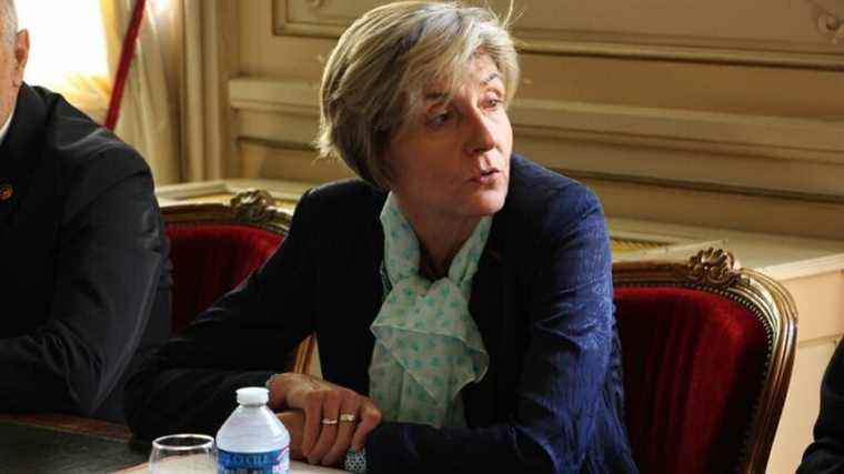 The PS mayor of Avignon Cécile Helle wants the union of the left for the legislative elections