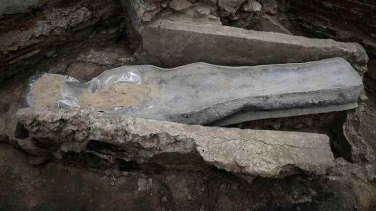 The lead sarcophagus found at Notre-Dame de Paris will be examined in Toulouse