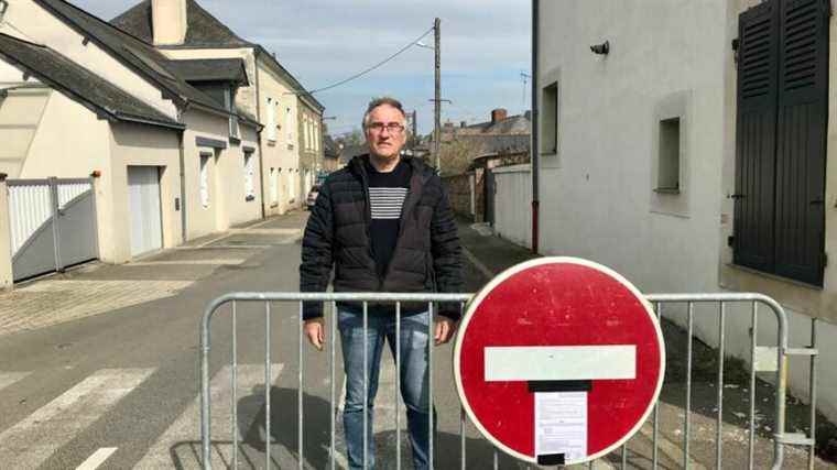 The mayor of Fromentières prohibits traffic in the town center to non-residents