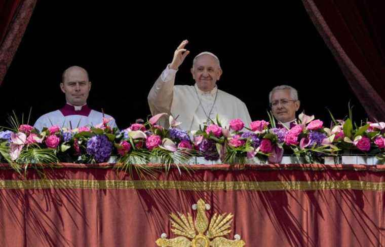 The pope calls to “hear the cry of peace” in this “Easter of war”