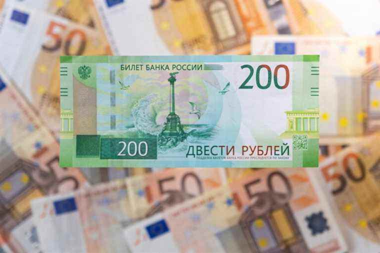 The ruble regains strength despite the rain of sanctions