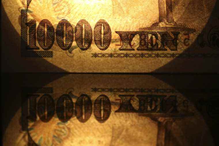 The yen nears its lowest value in 20 years