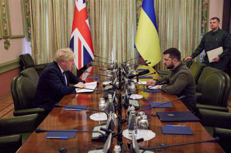 War in Ukraine |  Boris Johnson meets Volodymyr Zelensky in Kyiv