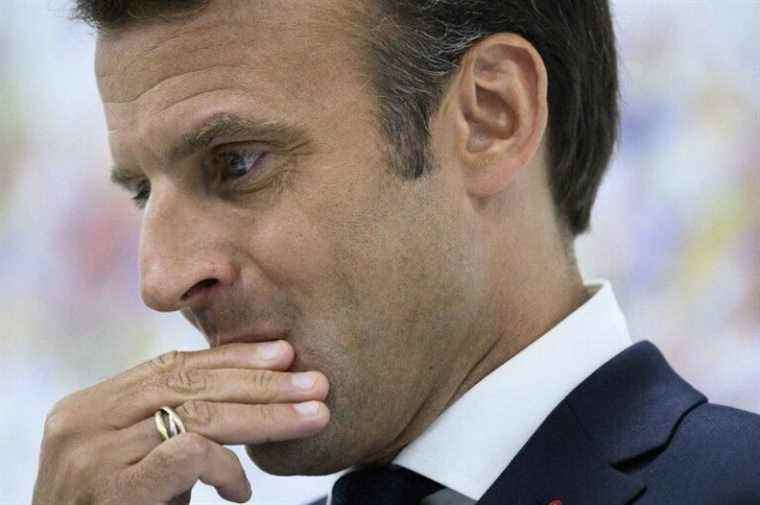 Why does Emmanuel Macron only sleep 4 hours a night?