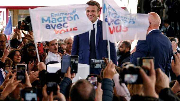 a last meeting in Figeac for Emmanuel Macron