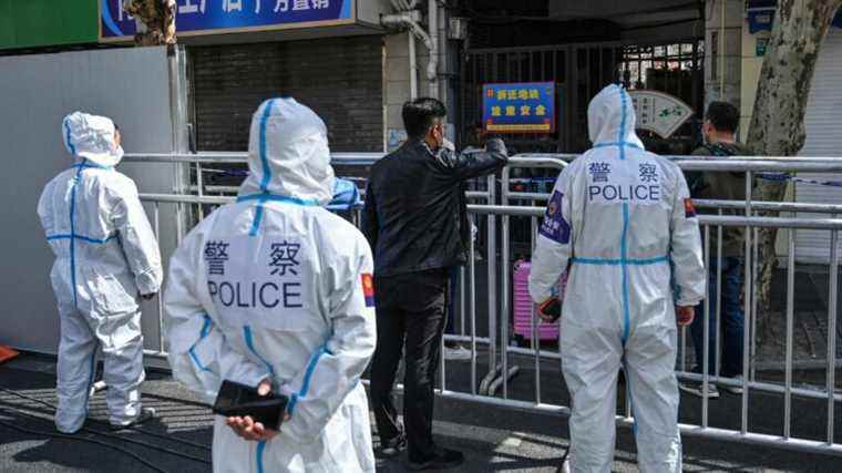 a resident escapes from an anti-Covid quarantine center, officials shave his head