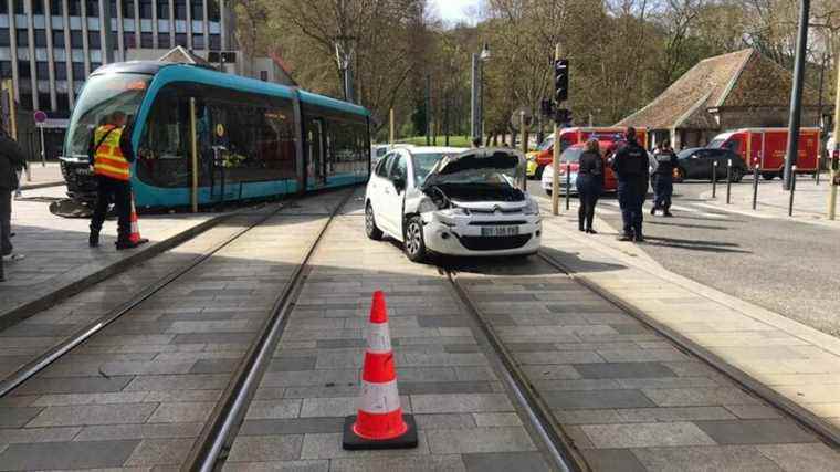 a tram derails in Chamars following a car accident