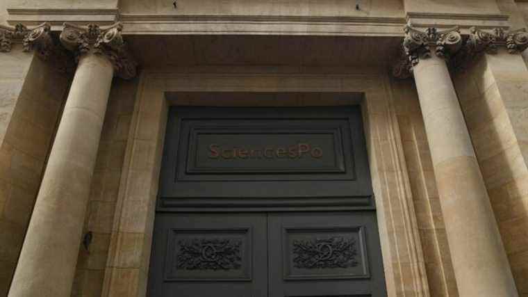 after the Sorbonne, students demonstrate in front of Sciences Po Paris to denounce the choice between Macron and Le Pen