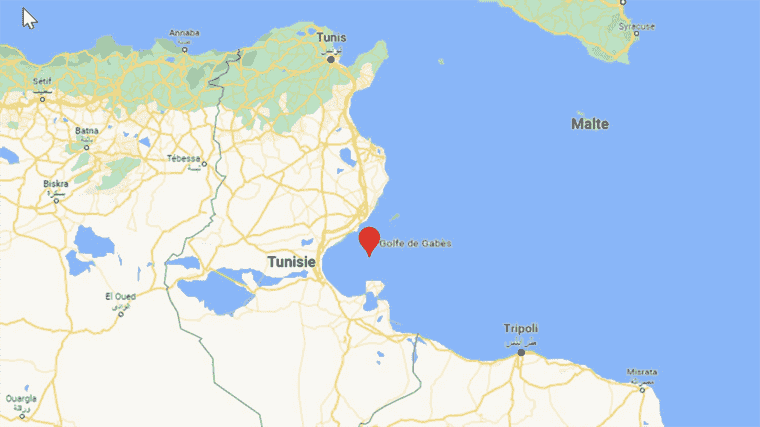 an oil tanker carrying 750 tonnes of diesel oil sinks in the Gulf of Gabès