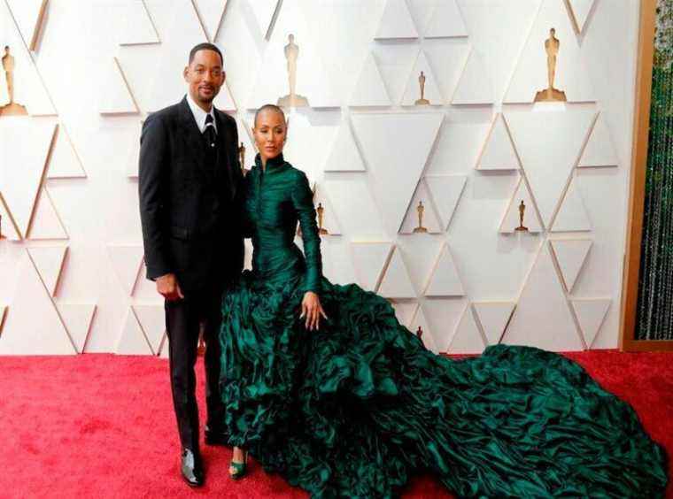 and now Jada Pinkett is turning against her own husband!