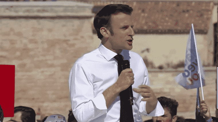 at a meeting in Marseille, Emmanuel Macron plays the ecological card