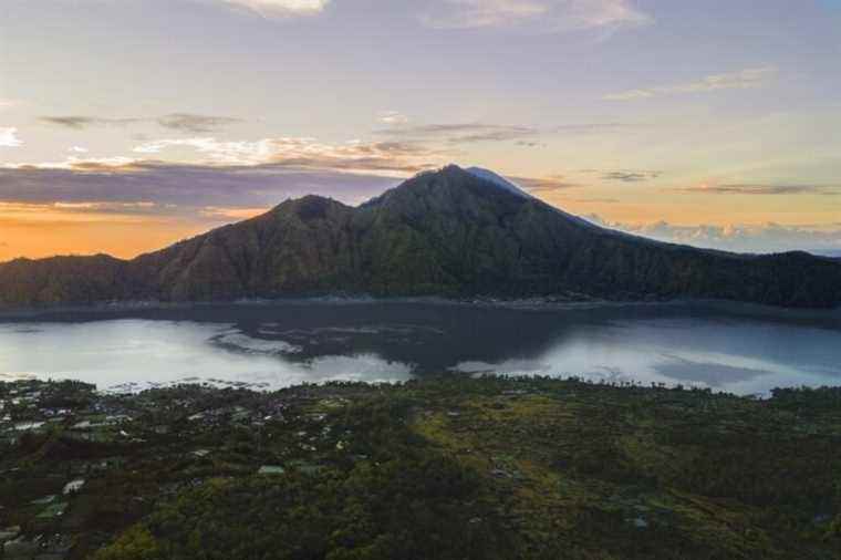 bali |  Canadian threatened with deportation after dancing naked on sacred volcano