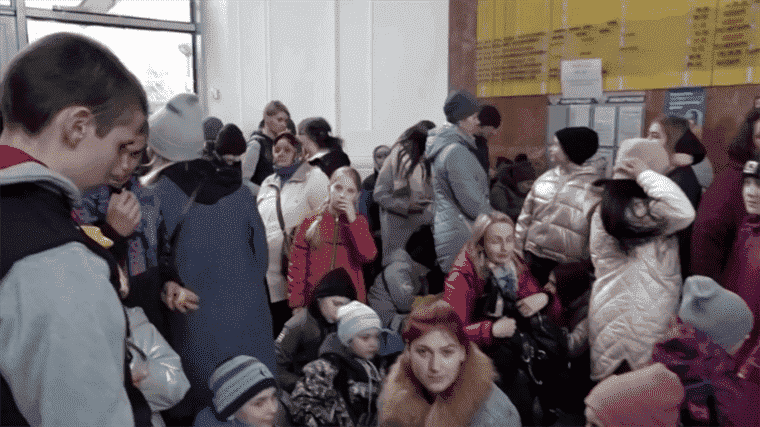 civilians are still trying to flee the Donbass