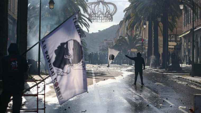 clashes during a demonstration in Ajaccio in tribute to Yvan Colonna, 16 injured including five burned